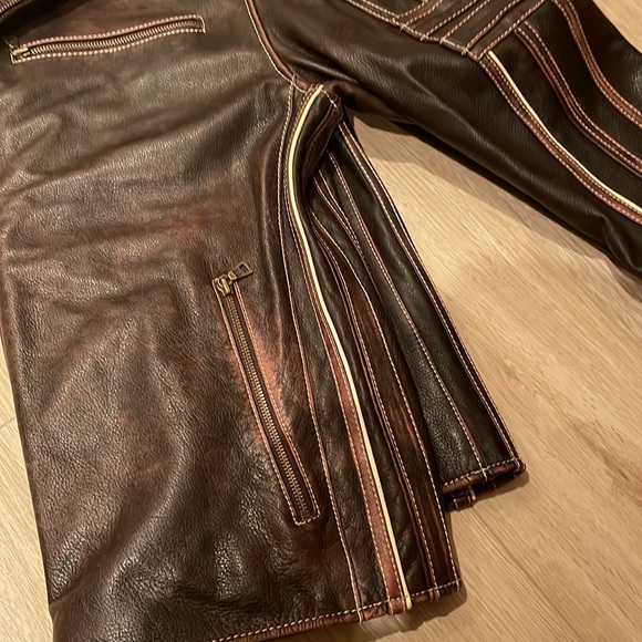 Danier Leather jacket. - Picture 3 of 8